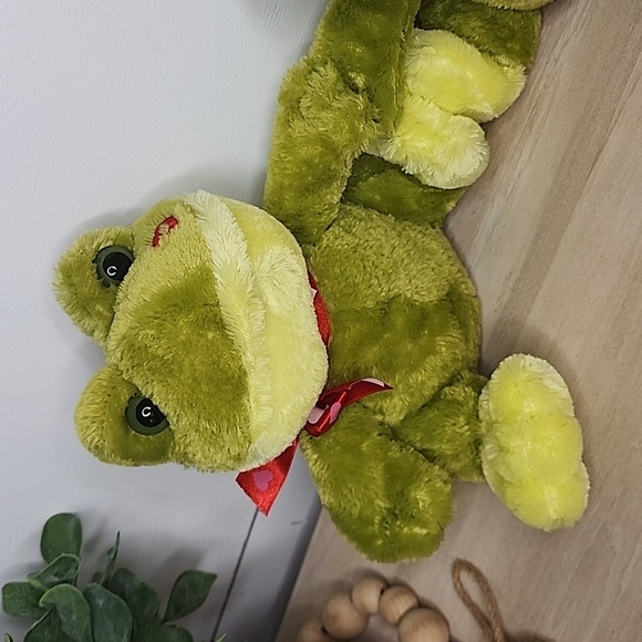 Dan Dee Collection Kissing Frogs Stuffed Plush - Picture 2 of 5